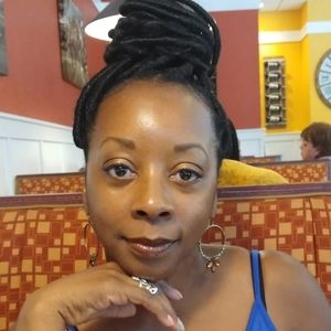 Meet your Posher, Tonya